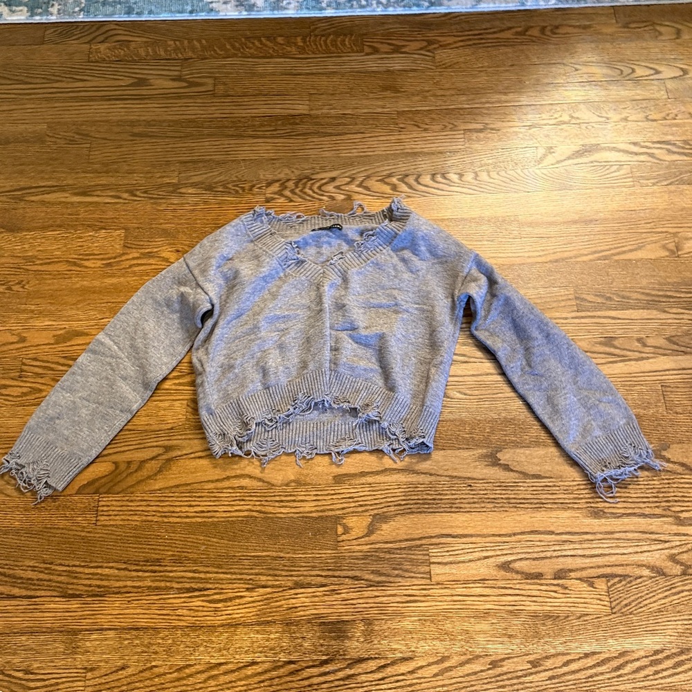 Brooklyn Karma Distressed Gray Sweater Size Small